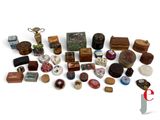 a lot of small objects that are on the table