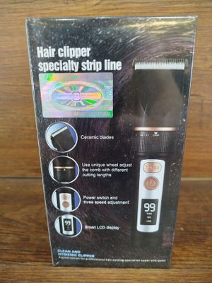 Lot de 26 Tondeuses à cheveux de la marque TORNADO KERATINER…