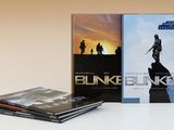 deux livres posés l'un à côté de l'autre sur une table