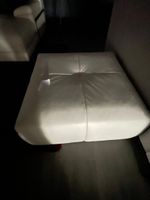 Grand canapé en cuir blanc formant un U avec pouf assorti + … (photo 2)