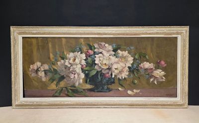 une peinture de fleurs dans un vase sur une table