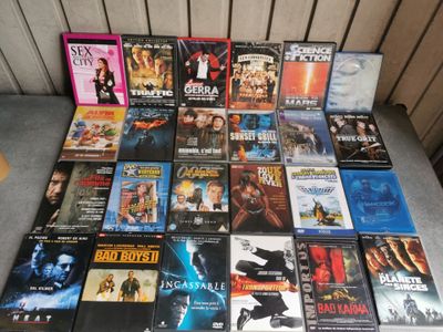 beaucoup de films qui sont sur la table