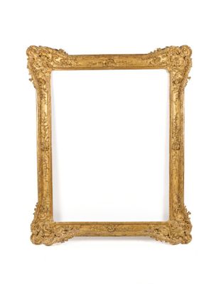 un cadre photo doré sur fond blanc, avec un fond blanc