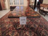 une table sur laquelle il y a beaucoup de carreaux