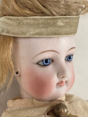 Poupée parisienne tête bus... | Poupées, peluches et jouets : enchères