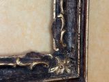 a picture of a picture frame hanging on the wall