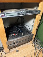 Baie de brassage comprenant 3 consoles PHONIC