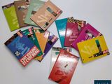 beaucoup de livres sur la table