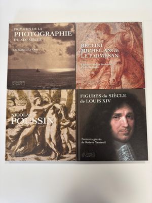 trois ouvrages consacrés à un livre traitant de la vie et de l'œuvre d'un homme