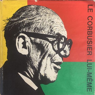la couverture d'un livre sur laquelle figure la photo d'un homme portant des lunettes