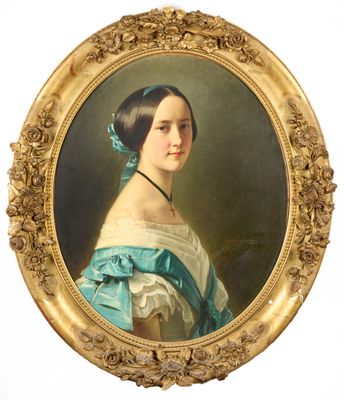 portrait d'une femme en robe bleue dans un cadre doré