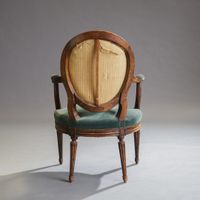 Suite de quatre fauteuils à dossier médaillon en cabriolet e… (photo 3)