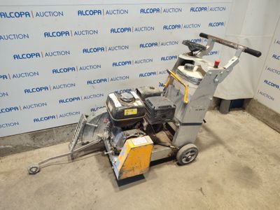 l'image d'une machine installée dans une pièce