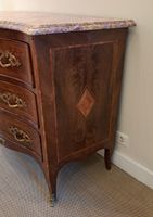 COMMODE en bois de placage et marqueterie ouvrant par trois … (photo 4)