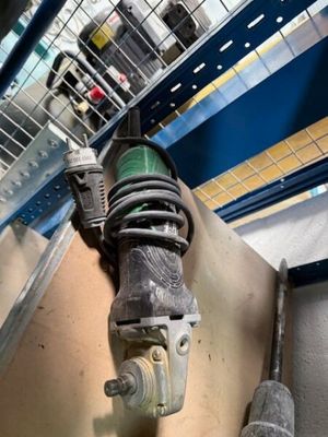 une photo en gros plan d'une machine dans une usine