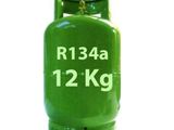 une bouteille de gaz verte de propanène portant la mention « R134a 12 kg »