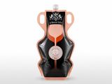 une bouteille orange et noire avec une étiquette blanche dessus