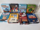 beaucoup de jeux qui sont posés sur la table