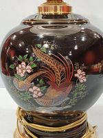 Lampe en métal à panse bombée à décor émaillé de faisans et … (photo 2)