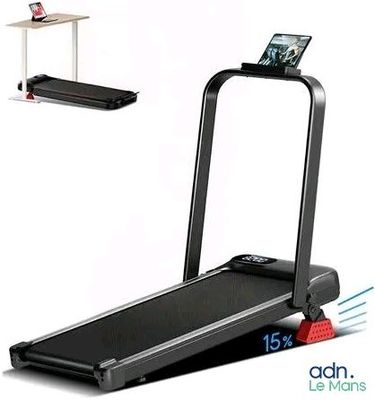 un gros plan d'un tapis de course sur lequel est posé un téléphone portable