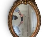 une personne se prenant en photo dans un miroir
