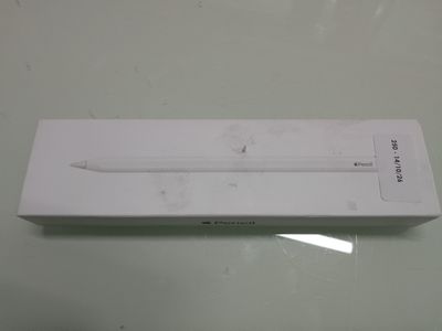 emballage d'un Apple Pencil blanc posé sur une boîte blanche