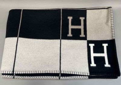 Hermès Plaid, modèle Avalon en laine et cachemire, noir et g…