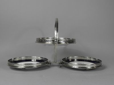 Kirby & Beard Présentoir à Gâteaux en Métal Argenté