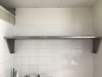 Étagère en inox de 188 cm L X 52 cm l. LOTS A RETIRER SUR RV VENDREDI  - Photo 1