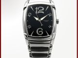 une photo d'une montre-bracelet au cadran noir
