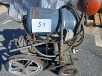 Compresseur d'air électrique sur chariot (photo 2)