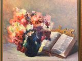 un tableau représentant un vase de fleurs et un livre posés sur une table
