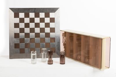 Michel DUMAS (XXe-XXIe) Jeu d’échec comprenant trente-deux p…