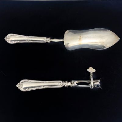 Lot comprenant une pelle de service en argent et argent four…