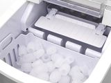 a machine that has ice cubes in it