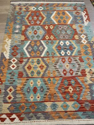 Kilim Afghan couleur rouge, vert et beige 177 x 125