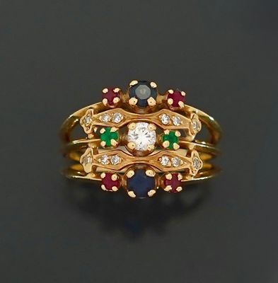 Bague en or jaune 18K 750 millièmes ornée de lignes de saphi…