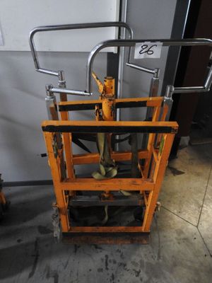 a picture of a work platform with a hose on top of it
