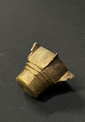 PETIT MORTIER à ailettes en bronze.