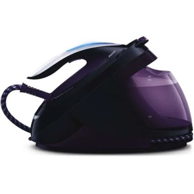 une image représentant un fer à repasser à vapeur noir et violet sur fond blanc