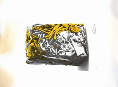 un morceau de papier d'aluminium sur lequel est dessiné un crâne
