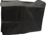un gros plan d'un sac noir sur fond blanc