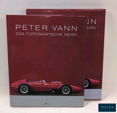 deux livres figurant sur la couverture de l'ouvrage de Peter Vann