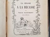 un livre ouvert sur lequel figure l'image d'un homme à cheval
