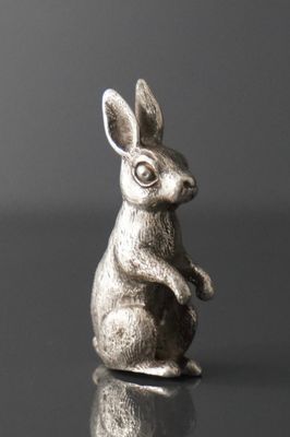 Sujet en argent 925 millièmes épousant la forme d'un petit l…