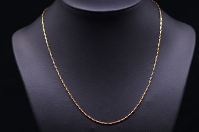 a gold chain necklace on a mannequin mannequin mannequin mannequin mannequin mannequin mannequin mannequin manne
