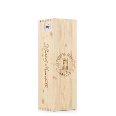 la caisse en bois est vide et prête à être remplie de vin