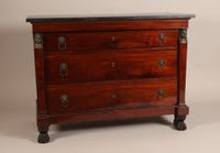 Commode rectangulaire en acajou et placage d'acajou, la faça… (photo 2)