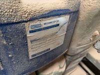 Stock de produits de maintenance, lubrifiants et graisses in… (photo 2)