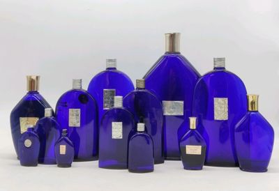 BOURJOIS. Important ensemble de flacons de parfumerie "Soir …